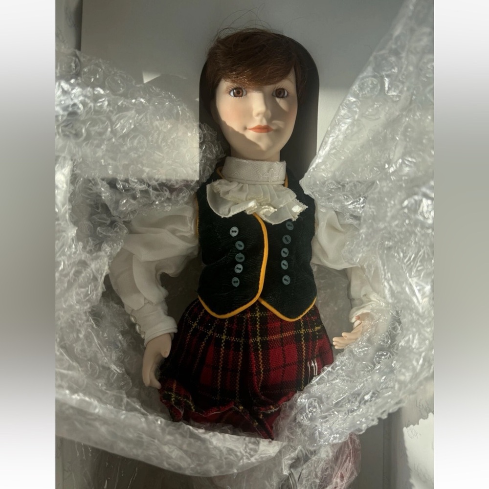Children Of the World Doll Collection, Heather, Little Highlander, Porcelain